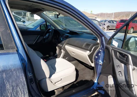 2015 Subaru Forester 2.5I Premium z USA, uszkodzony, nr VIN JF2SJADC1FH815898